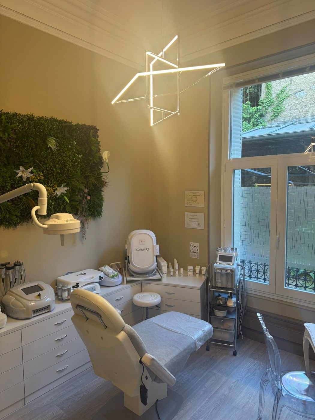 Salle de soins lumière naturelle